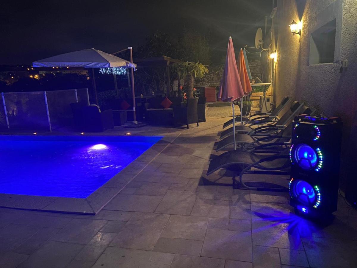 Magnifique Villa Avec Piscine Beaujolais Gleize Экстерьер фото